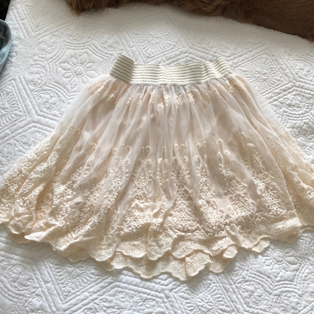 Stunning Cream Lace Skirt Size Small